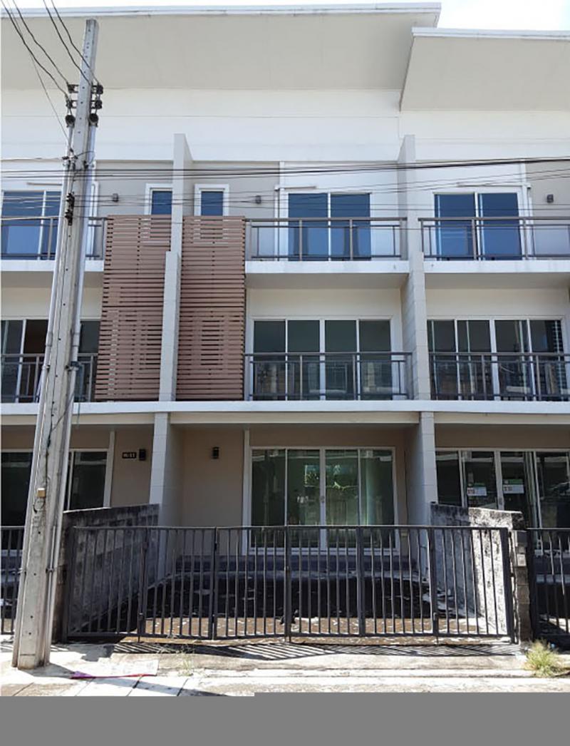 98/14 หมู่บ้านดีลักซ์ ทาวน์  ท่าแร้ง บางเขน กรุงเทพมหานคร